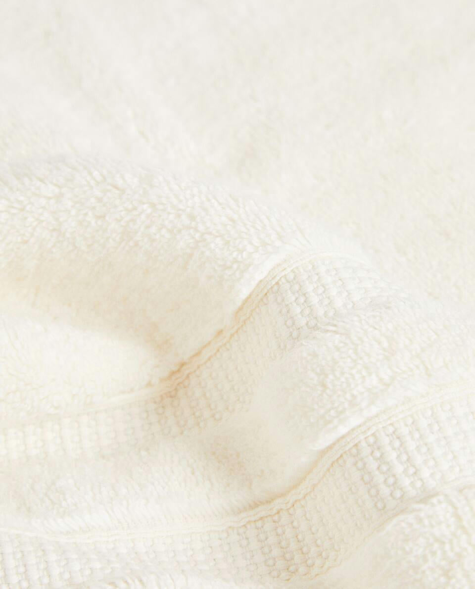 EXTRA SOFT TOWEL WITH DOUBLE BORDER