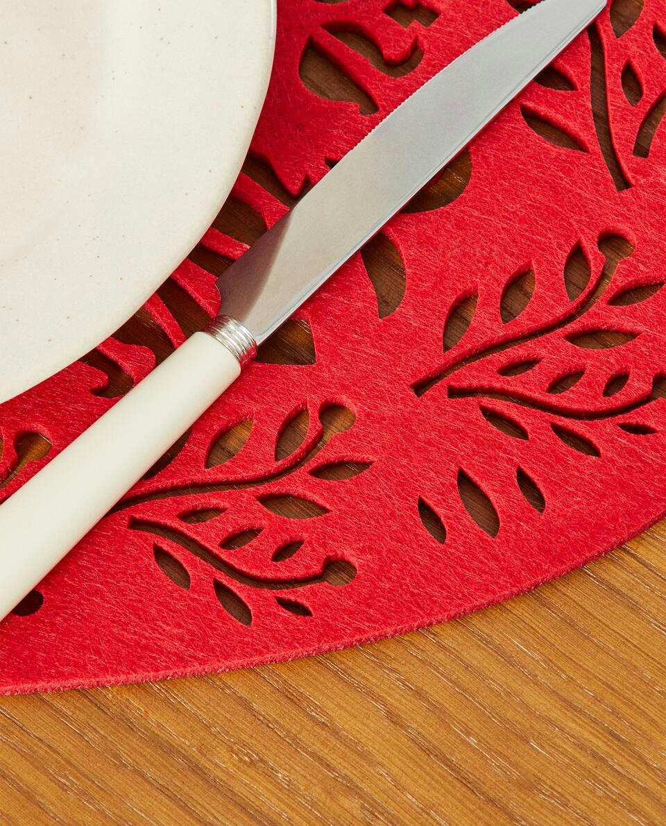 CHRISTMAS HEART FELT PLACEMAT