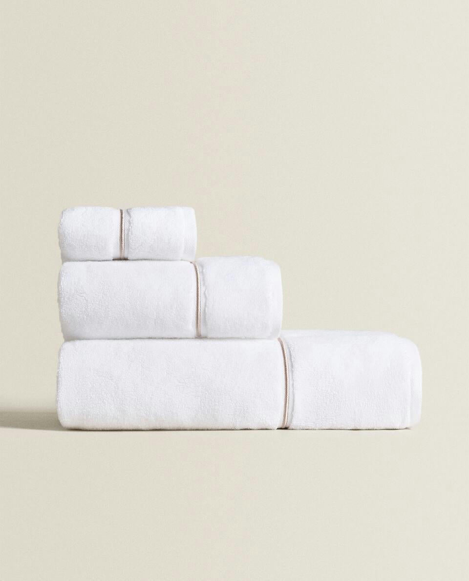 EMBROIDERED SCALLOPED EDGE TOWEL