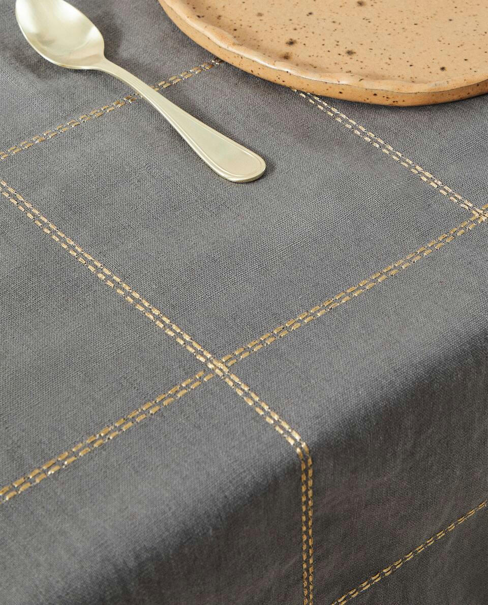 CHRISTMAS CHAIN LINEN TABLECLOTH