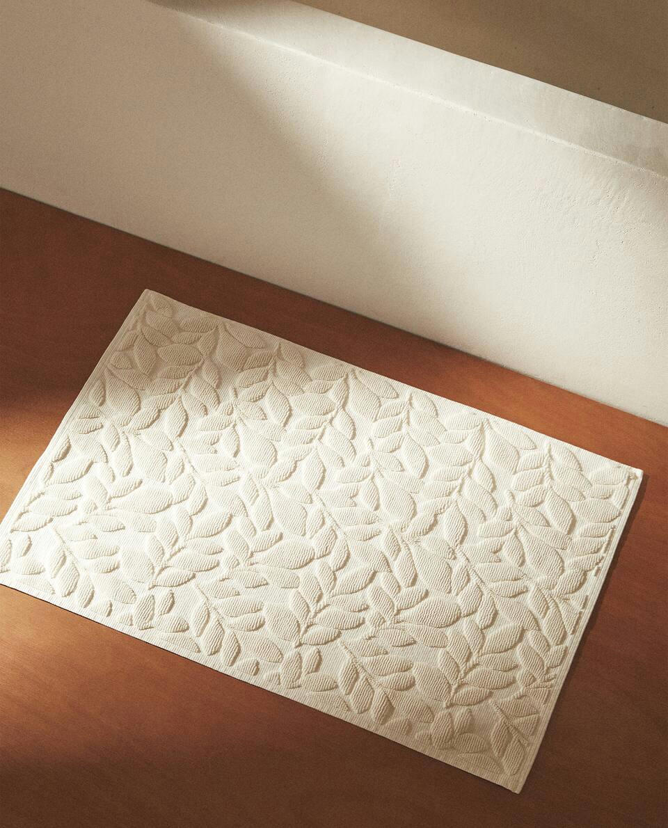 VEGETABLE JACQUARD BATH MAT