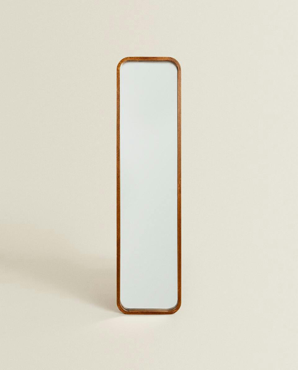 ROUND VERTICAL MIRROR WITH FRAME