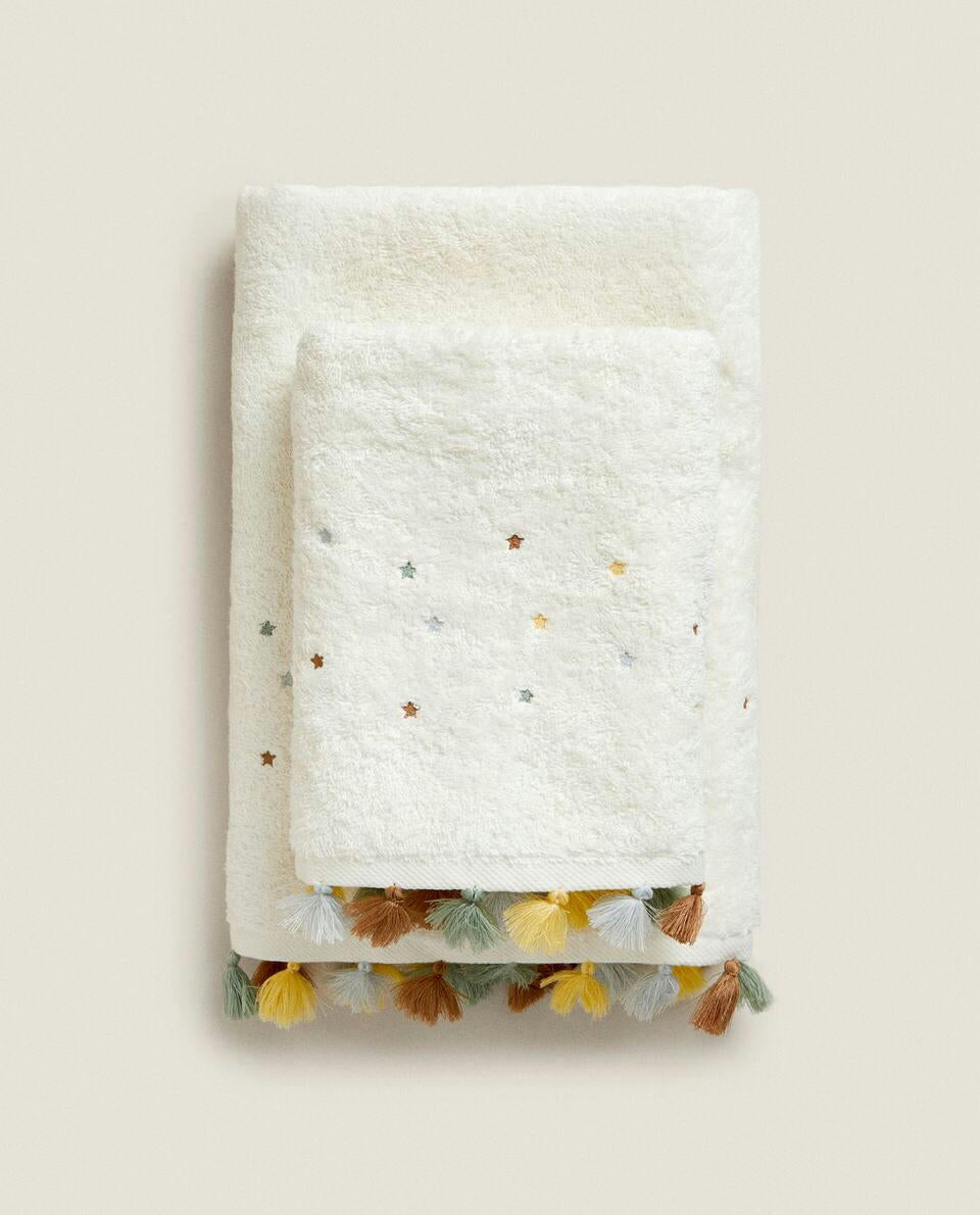 TOWEL WITH TASSELS AND STARS