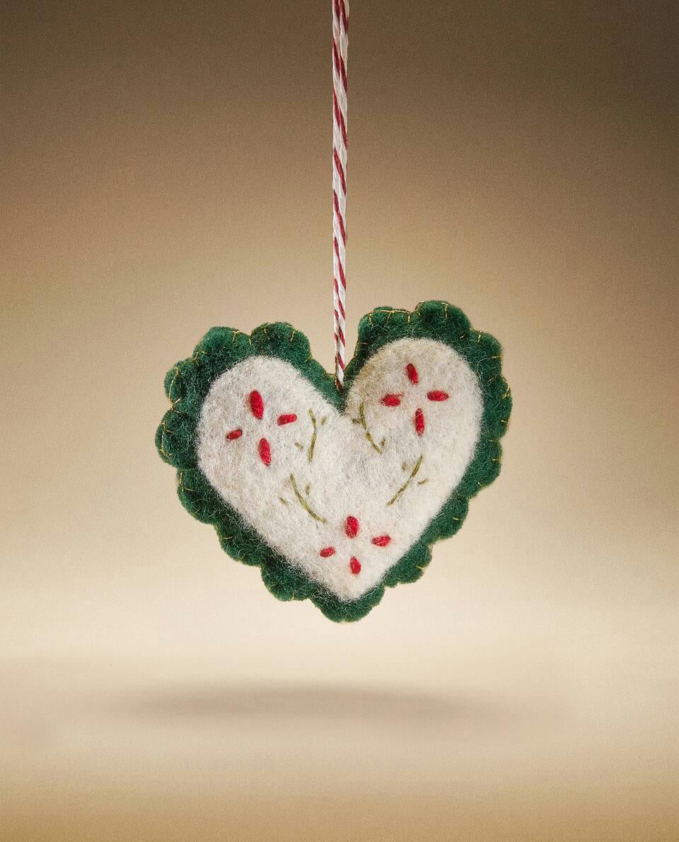 FELT HEART CHRISTMAS DECORATION