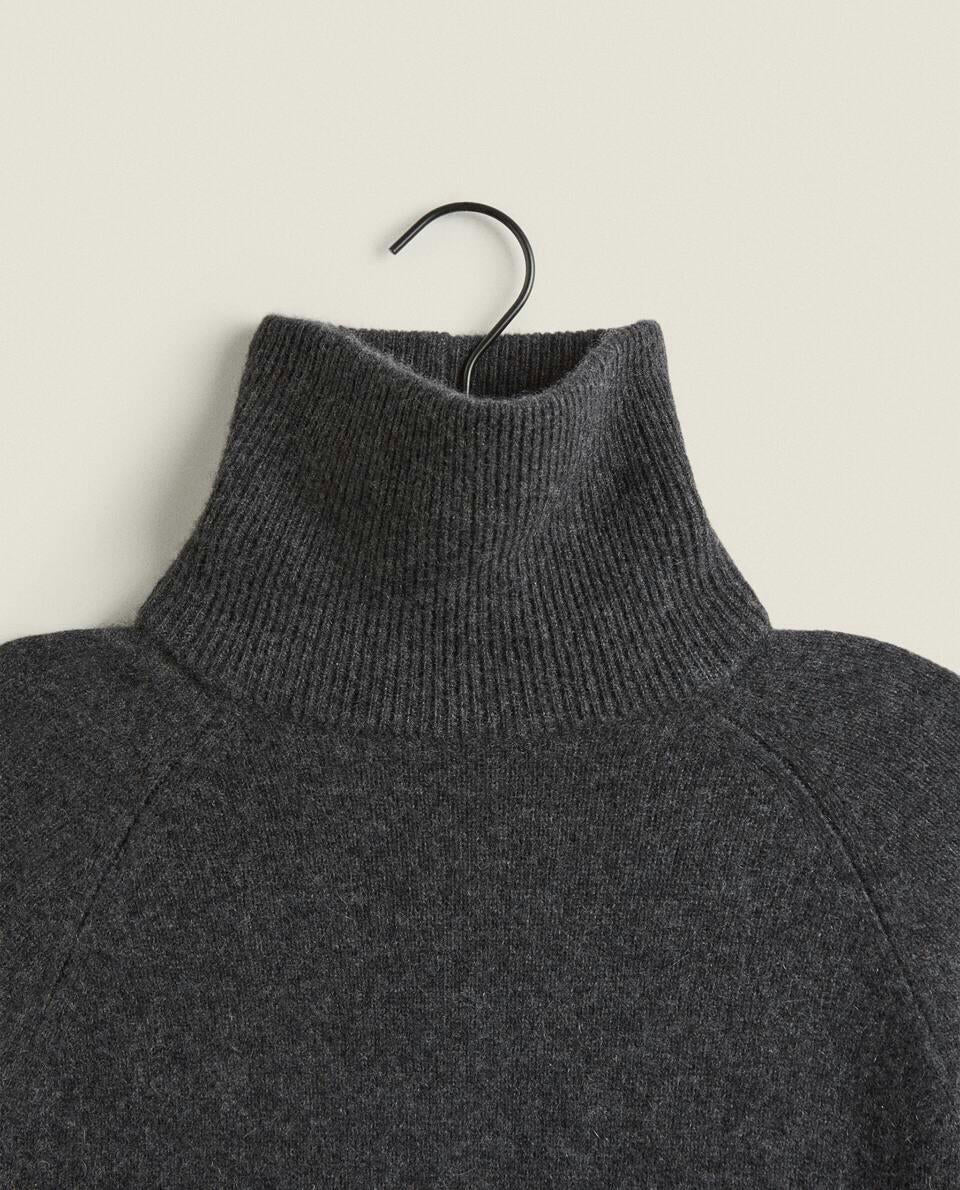 CASHMERE TURTLENECK SWEATER