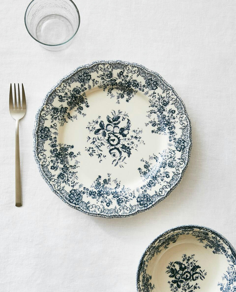 FLORAL EARTHENWARE DINNER PLATE