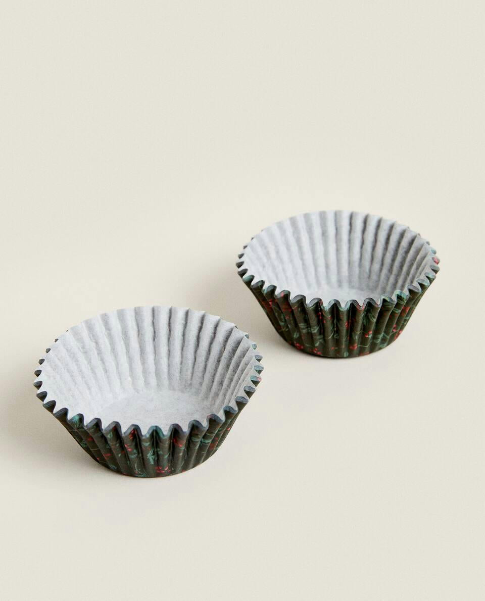 PACK OF CHRISTMAS PAPER CUPCAKE MOULDS (PACK OF 36)