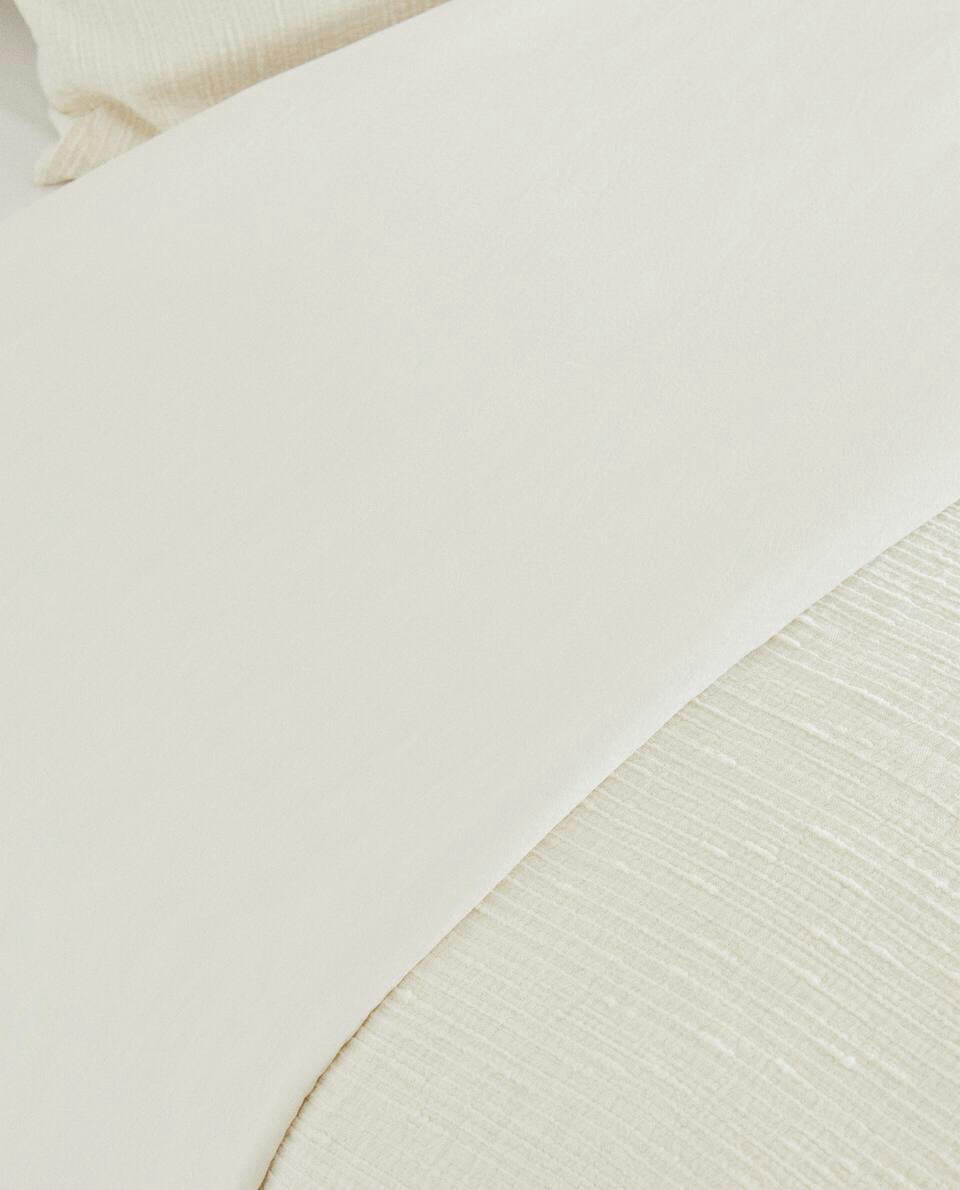 DUVET COVER WITH RAISED BEDSPREAD EFFECT