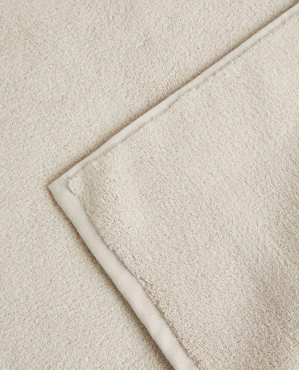 EXTRA-SOFT BATH MAT