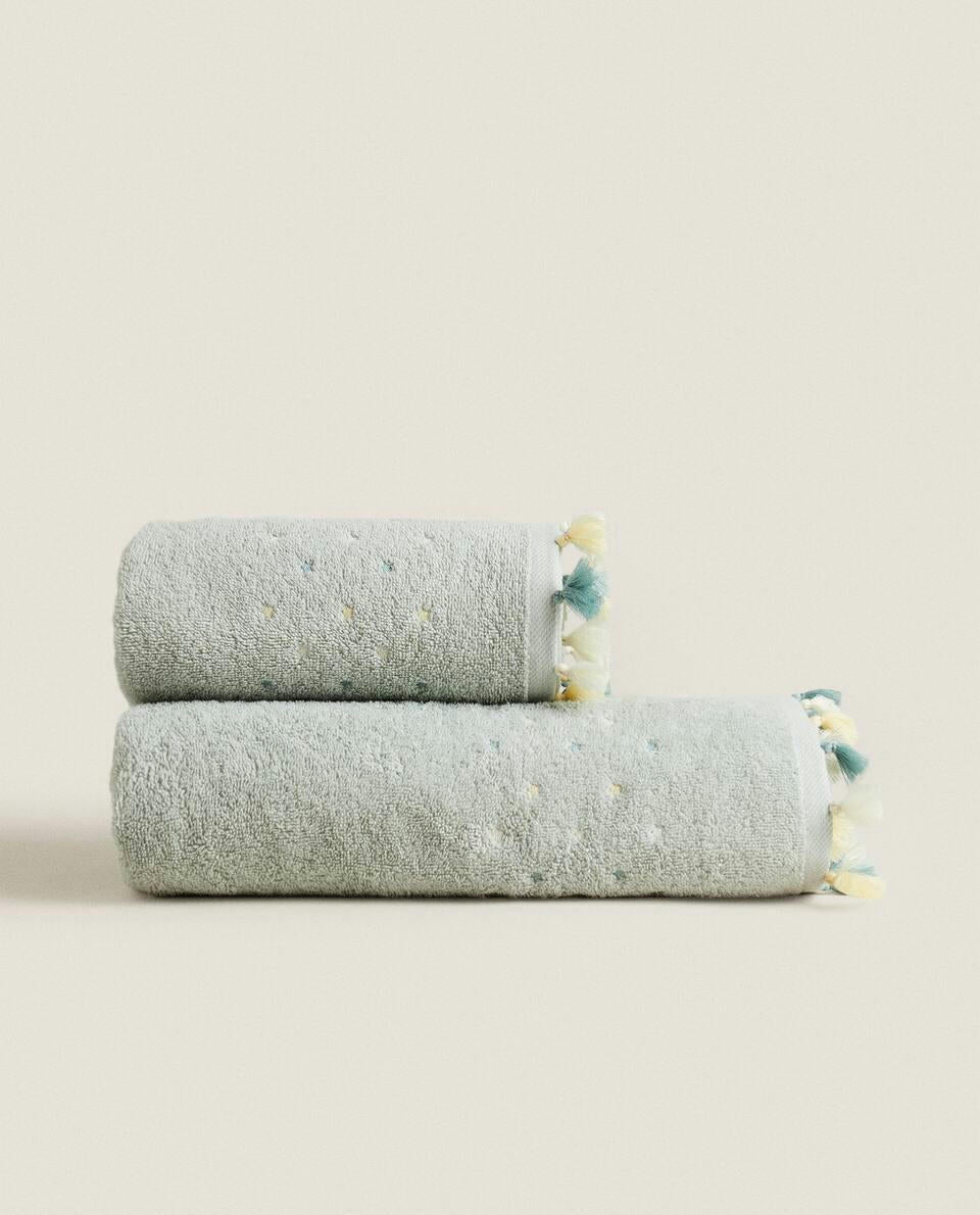 TOWEL WITH TASSELS AND STARS