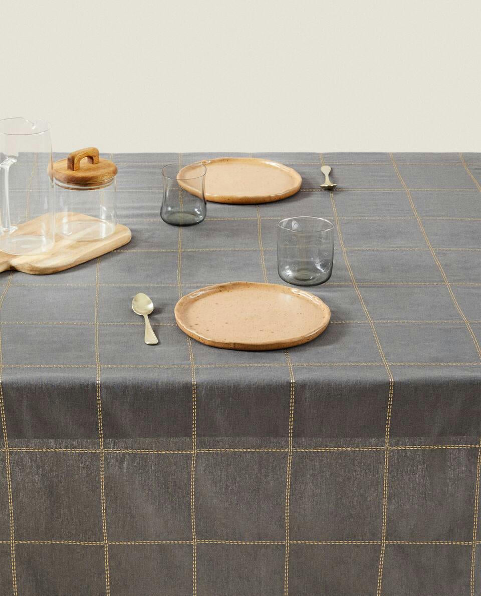 CHRISTMAS CHAIN LINEN TABLECLOTH