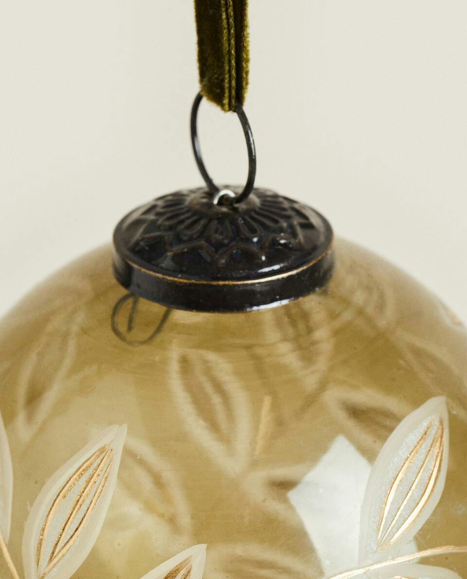 CHRISTMAS GLASS BAUBLE WITH LEAVES DECORATION