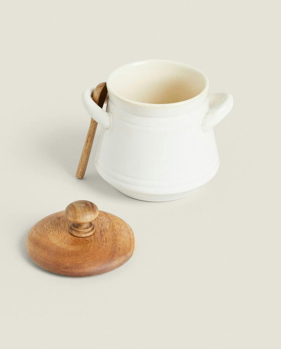 CERAMIC SUGAR BOWL WITH WOODEN LID