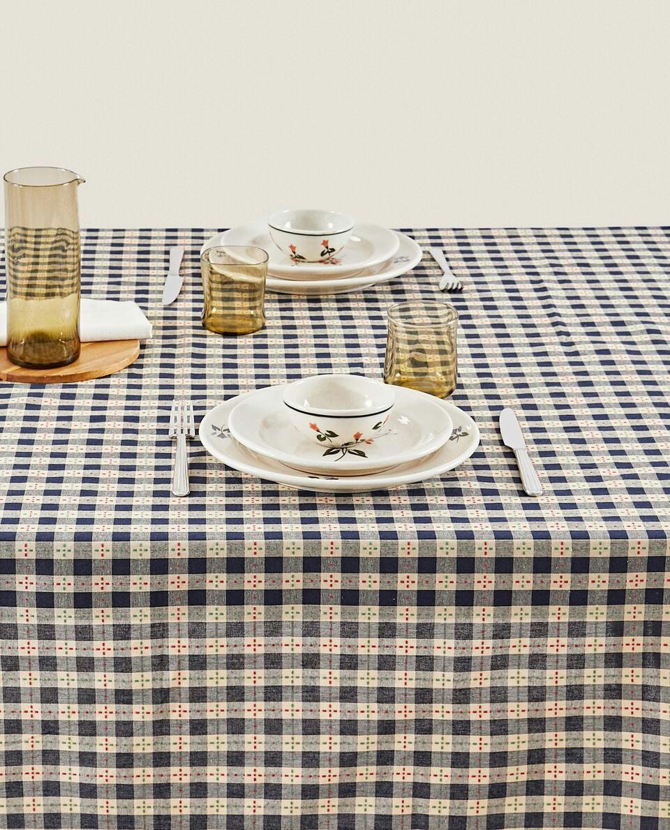 CHRISTMAS CHECK TABLECLOTH