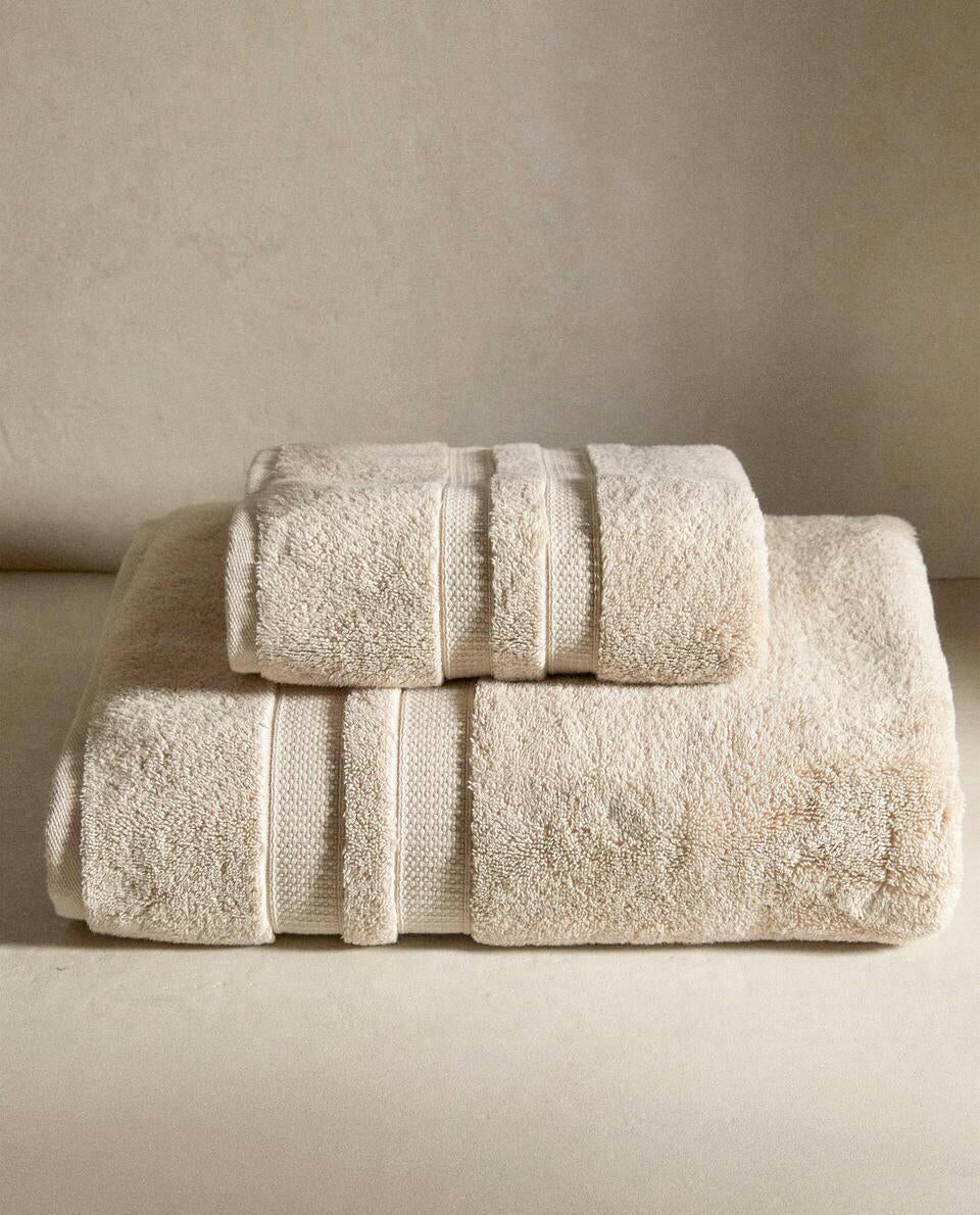 EXTRA SOFT TOWEL WITH DOUBLE BORDER