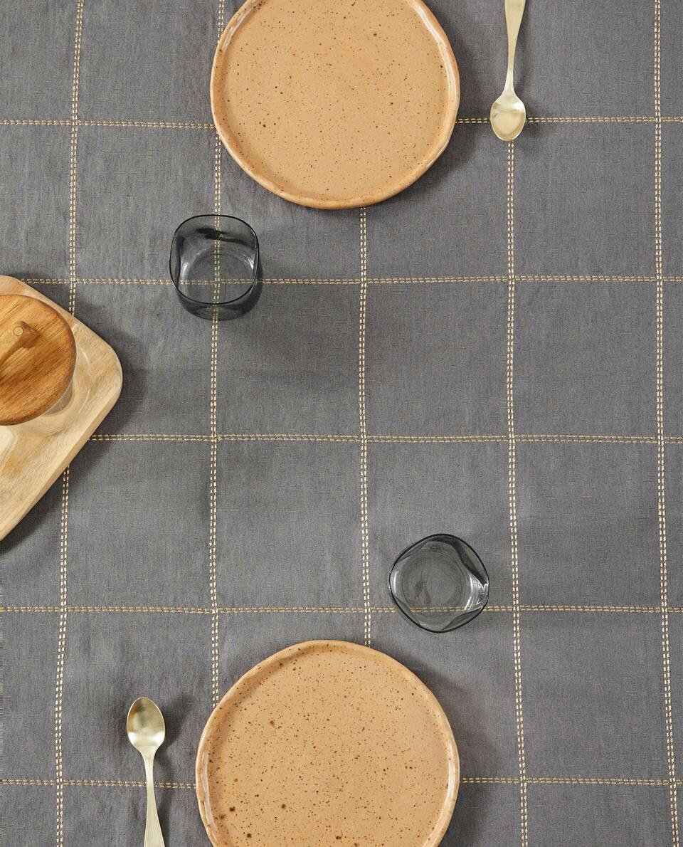 CHRISTMAS CHAIN LINEN TABLECLOTH