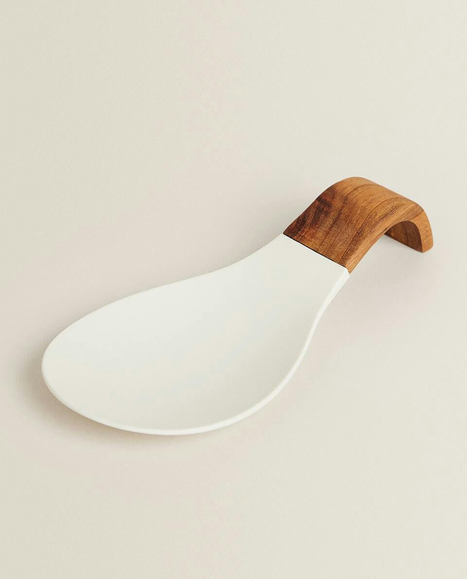 WOOD AND SILICONE SPOON REST