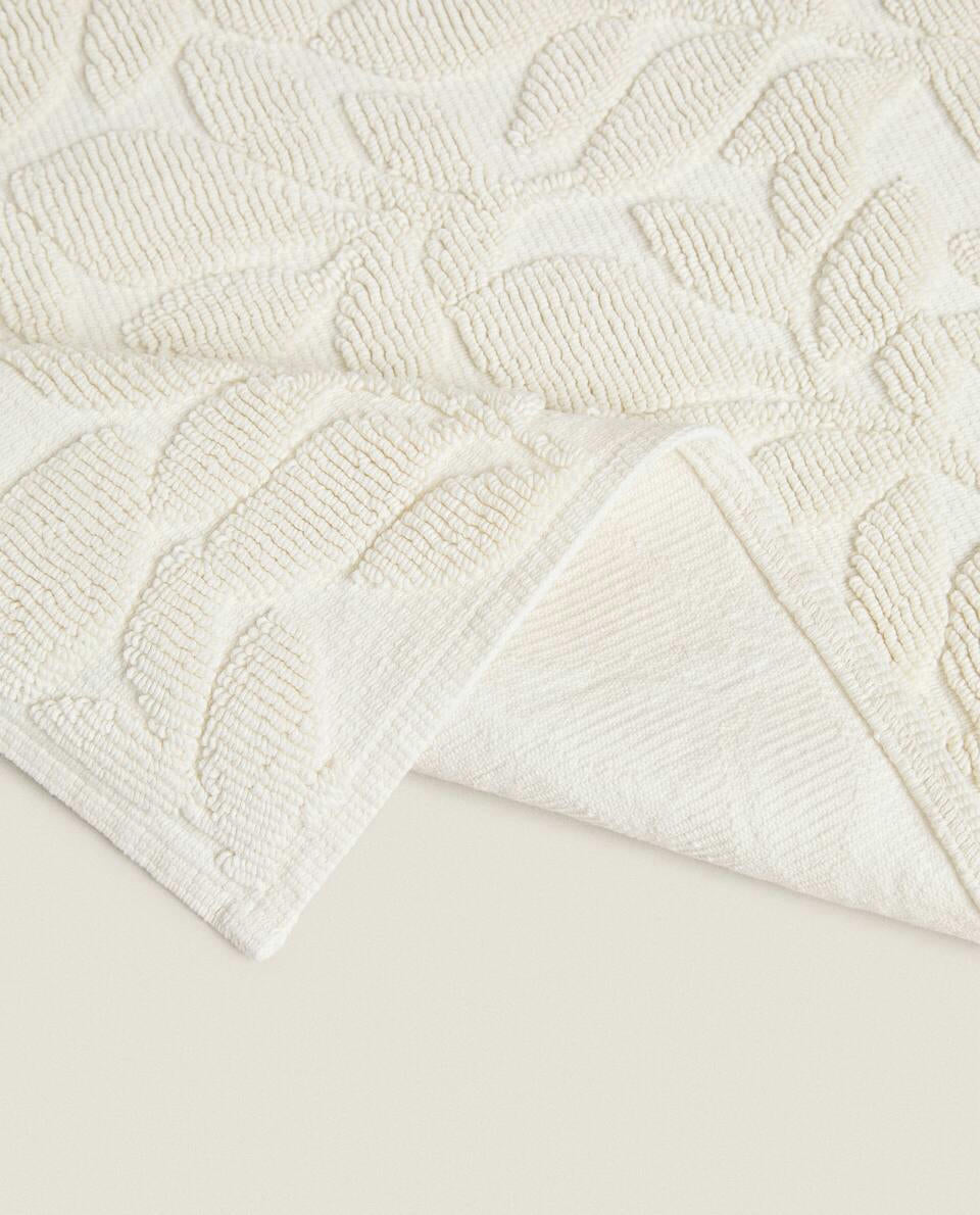 VEGETABLE JACQUARD BATH MAT