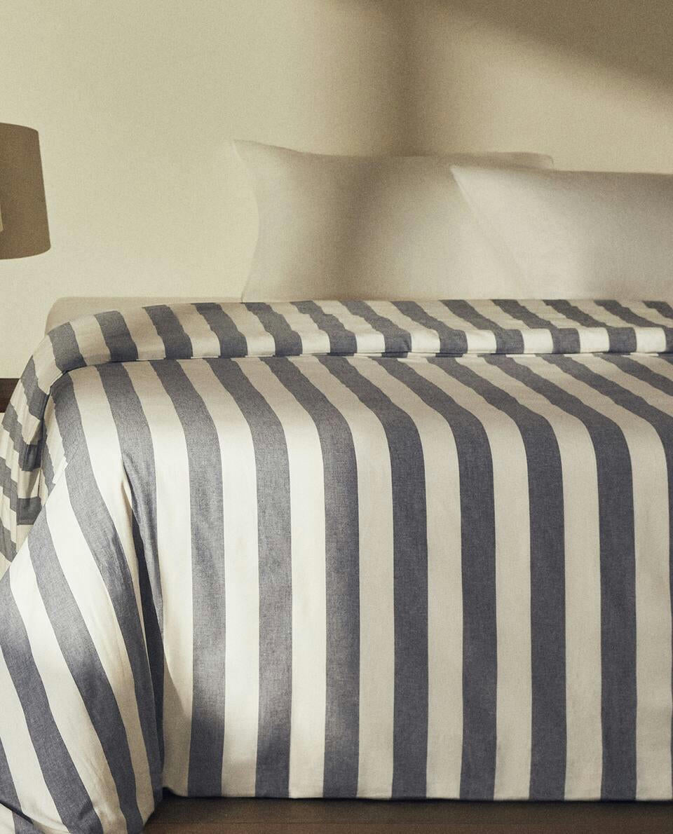 STRIPED DUVET COVER