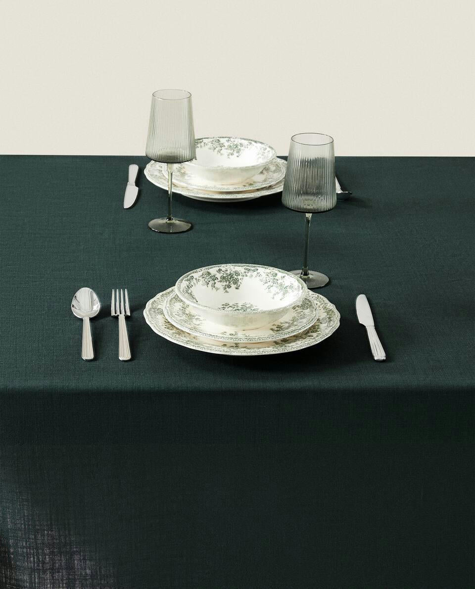 HEMSTITCHED CHRISTMAS TABLECLOTH