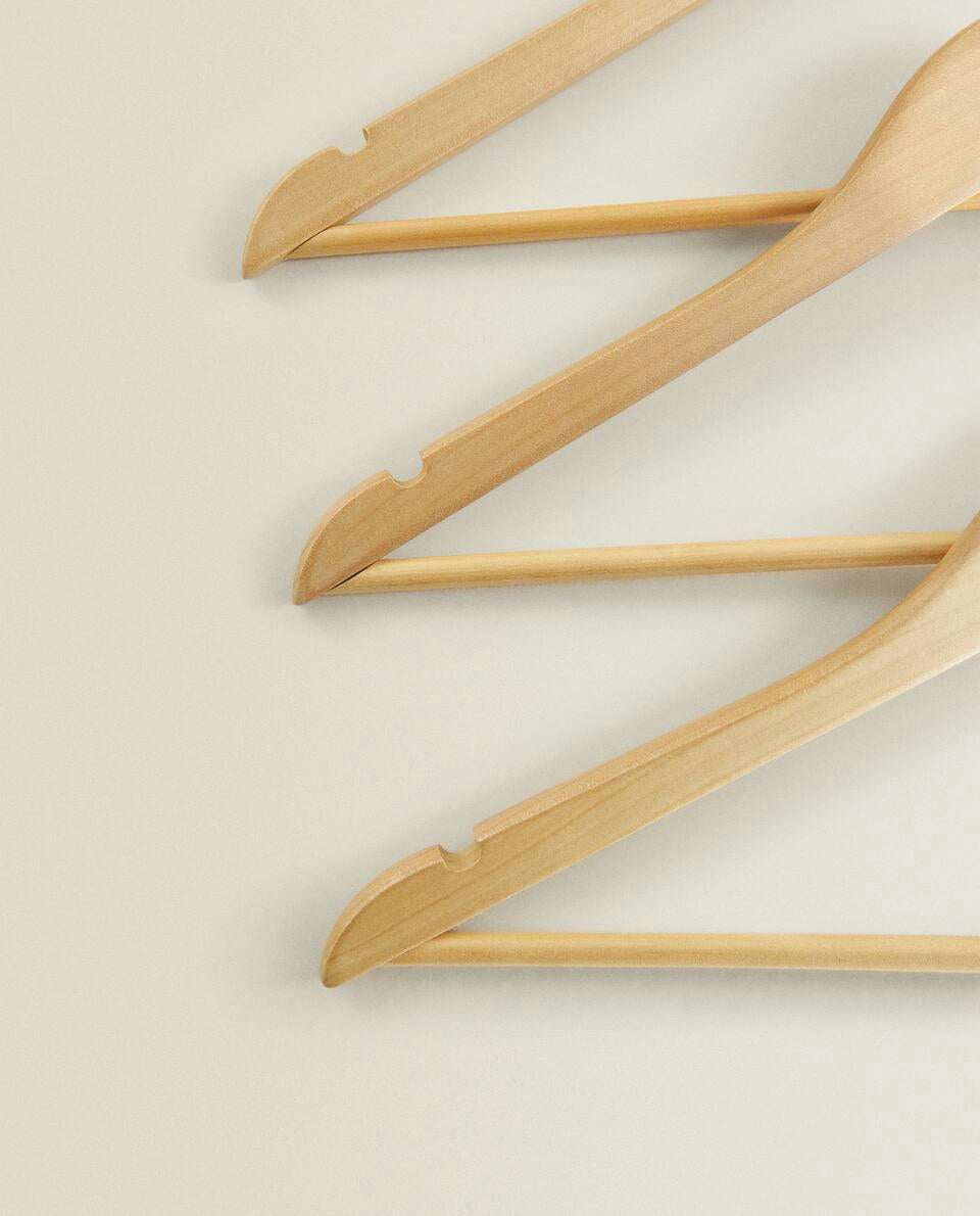 LACQUERED WOODEN HANGER (SET OF 3)