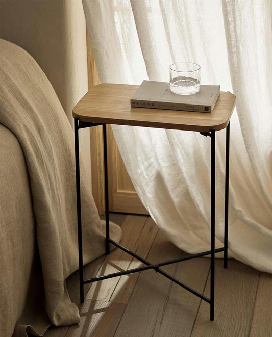 OAK SIDE TABLE