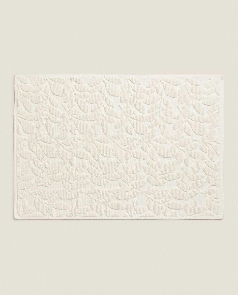 VEGETABLE JACQUARD BATH MAT